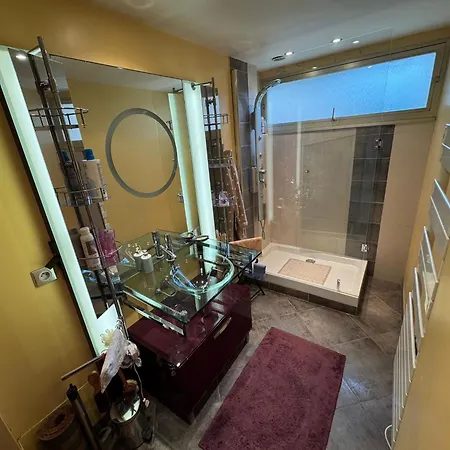Wonderful With Pool And Tennis Court *